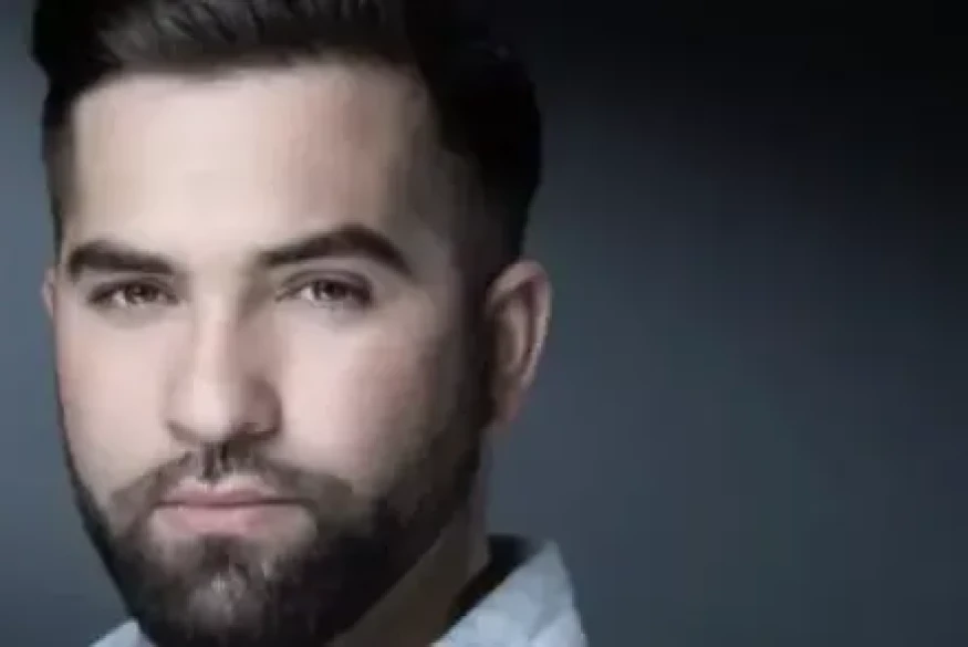 le chanteur Kendji Girac annonce la naissance de son fils : "Mon trésor, ma fierté, mon amour. A 15h10 notre petit garçon est arrivé au monde"